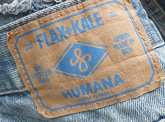 Denim garments with a second life, this is how 120 aprons are made with a social impact-img2