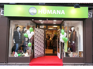 Humana new store opens in Madrid sustainable fashion-img2