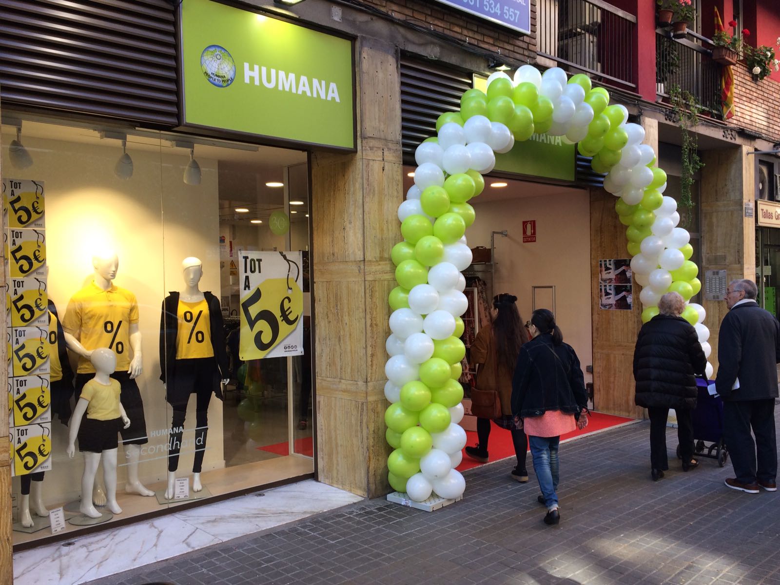 New store in Barcelona. Fashion Revolution Week-img1