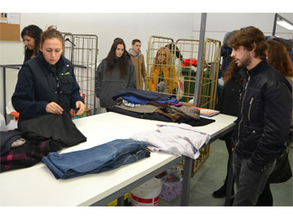 De visita a nuestras plantas de clasificación de textil-img2