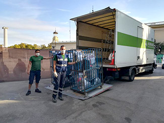 Cataluña: Humana dona ropa para personas con pocos recursos afectadas por la pandemia-img2