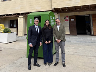 Humana, en sendas pruebas piloto de recogida de ropa usada en Rubí y Lozoyuela-img2