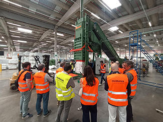 Re-viste y la alcaldesa de Lozoyuela visitan nuestra planta de Leganés-img2